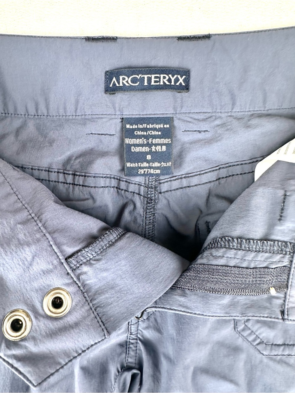 Arc'teryx Hiking Bermuda Cargo Shorts Capris Outdoors Gorpcore - Picture 4 of 8